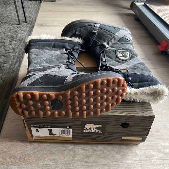 Sorel GLACY Explorer Waterproof  Boots (8) - Picture 7 of 11